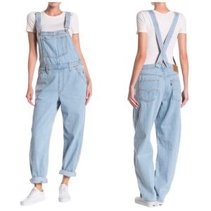 Levi’s vintage wash baggy denim overalls size Large